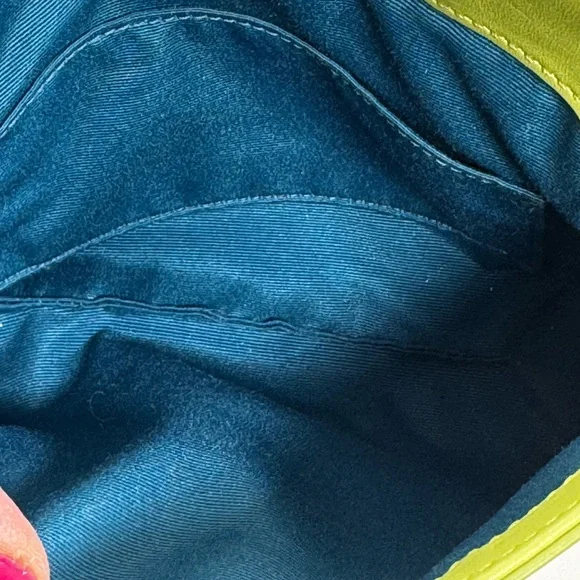 Coach Signature Lime Green Mini Convertible Shoulder/Wristlet bag - Picture 11 of 16